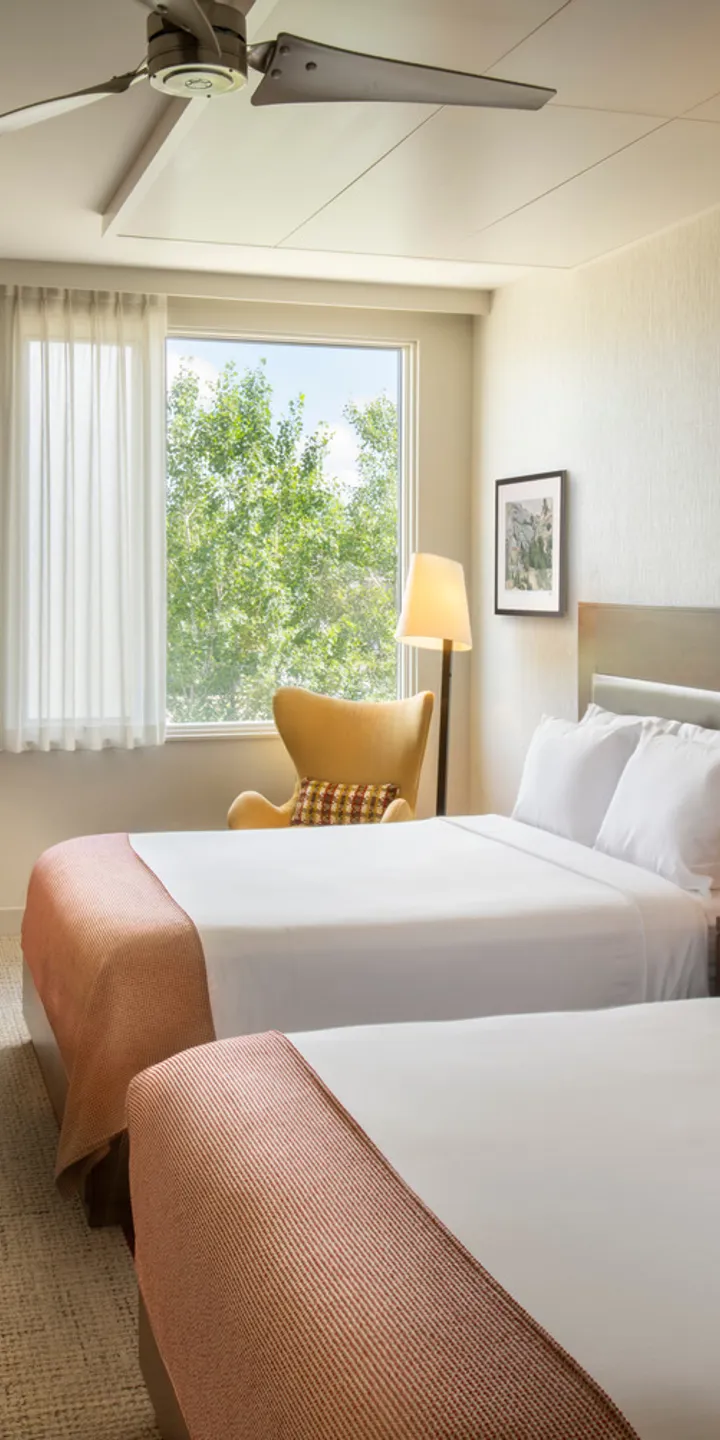 Double queen guest room